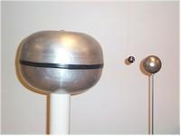 Van de Graaff Generator and grounded sphere