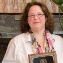 Dr. Jennifer Burris receiving Durham Freshman Advocate Award